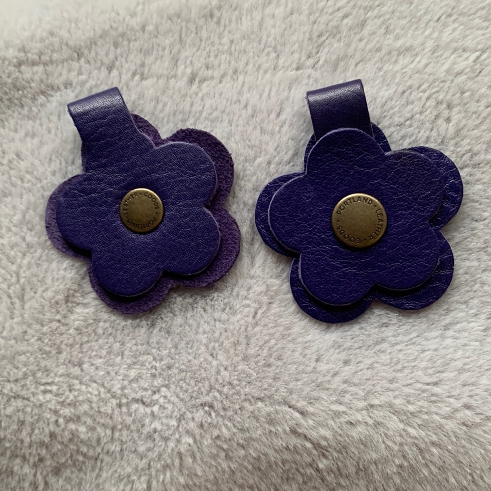 Portland leather flower snaps